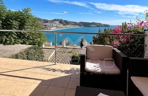 Almunecar Ski Chalet | Exclusive Alhambra Chalet Bay Views