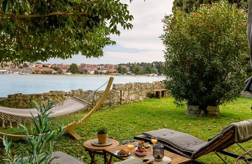 City Center Apartment | Exclusive Bacchus apartment in old town Porec with garden by the sea