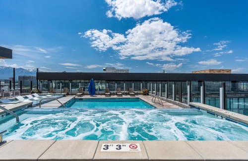 Rio Grande Apartment | Exclusive Dwntwn Retreat-Salt Palace & DeltaCenter