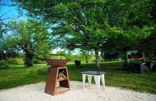 Vergt Cottage | Exclusive Hamlet and XXL Pool
