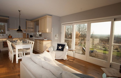 Hohwacht House | Exclusive holiday home, walk to the beach, quiet with a view of the nature reserve