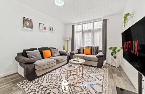 Welford House | Exclusive Offers l Last-Minute Escape l on 3-Bed House Near Leicester City Centre l Free Wi-Fi & Parking l Sleeps 6 l IV stays Short Lets & Serviced Accommodations