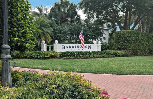 Pelican Bay Condo | Exclusive Pelican Bay, 2 BR + Den with Garage, 2nd Floor Unit in Barrington Club