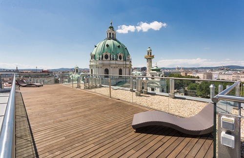 Wieden Apartment | Exclusive penthouse in a Viennese building