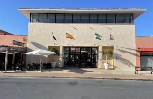 Punta Umbria Apartment | Exclusivo Apartamento con Piscina en Zona Privada Cerca de la Playa y Campos de Golf