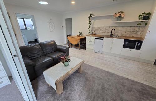 Bethlehem Apartment | Executive 1-Bedroom Apartment-Secure & Handy Bethlehem Location