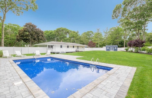 Hampton Bays House | Expanded ranch in Hampton Bays with beautiful backyard w heated pool, sleeps 12n