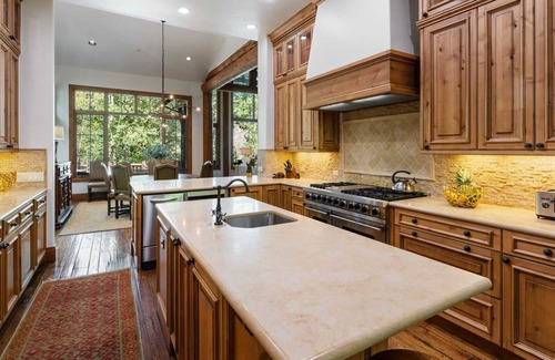 Edwards House | Expansive Ski-in/out Retreat at Arrowhead | Bearberry Lodge