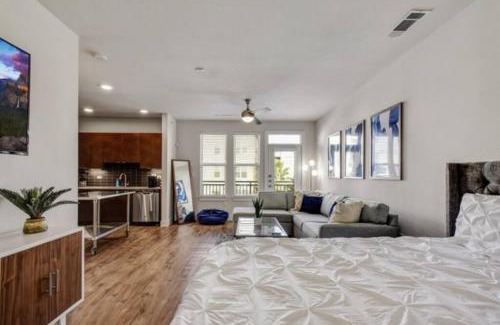 King William Apartment | Experience Downtown Studio Near River Walk