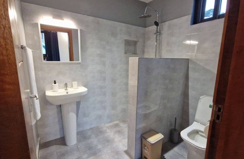 Mallam Apartment | Experience Luxury Livingnat McCarthy Hill Court