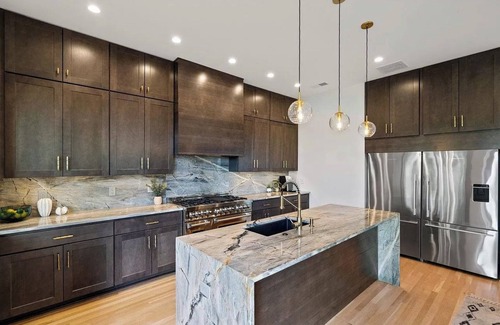 Villa Heights Villa | Experience Maison NoDa: Walkable + Uptown Skyline Views w/Gym! Sleeps 14