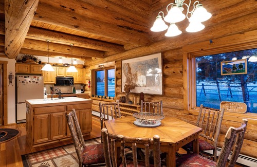 Bozeman House | Experience Montana. Spectacular views, spacious log lodge. Perfect for families