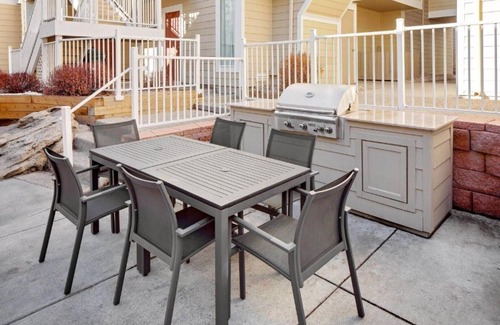 Jefferson Park House | Experience our Renown Downtown Denver Hotel