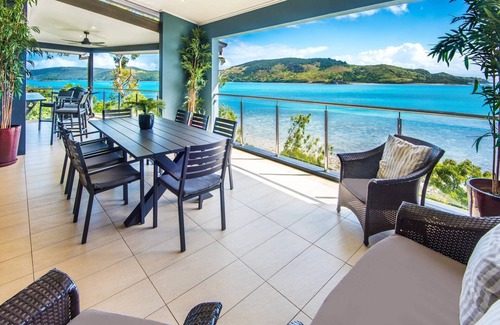 Hamilton Island Villa | Experience the ultimate oceanfront holiday at Villa 5 The Edge on Hamilton Island