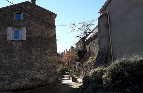 Pioggiola House | Experience the authenticity and charm of a timeless village in a warm and welcoming home.