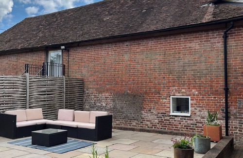 Bilting House | Experience the charm of Kent Oast house in the heart of the Kent countryside