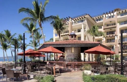 Flamingos Resort | Experience your Christmas vacation on the beach in the beautiful Nuervo Vallarta