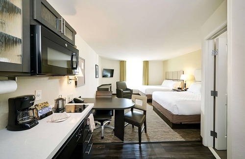 Linthicum Heights Resort | Explore Baltimore, Central Location Pets Are Allowed, Kitchen!
