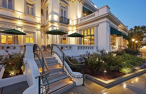 Coronado Hotel | Explore Coronado! 2 Units Near Horton Grand Theater! Pool, Beach Access!