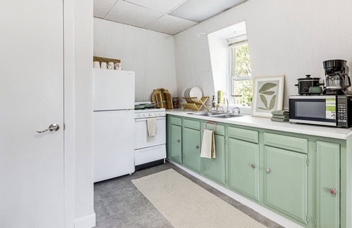Worcester Apartment | Explore Dtwn, Parks & Colleges: Cozy Worcester Apt