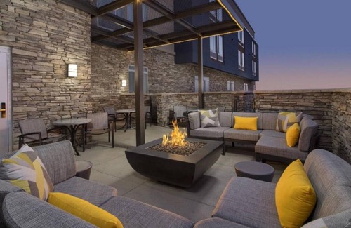 Loveland House | Explore from our newly opened hotel in Loveland/Windsor, CO