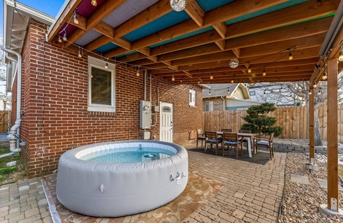Sunnyside House | Explore Highlands Neighborhood - Walkability - Grill - Beautiful Patio