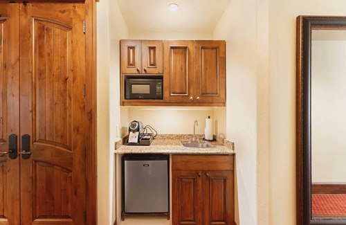 Vail Hotel | Explore More of Vail! w/Hot Tub and Close to Eagle Bahn Gondola!