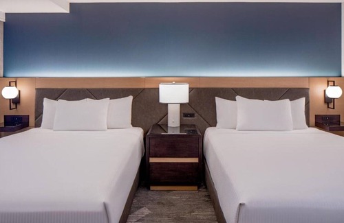 Financial District House | Explore San Francisco's Financial District From Our Room !