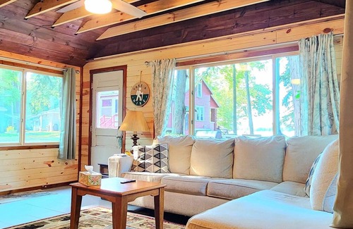 Honor Cottage | Explore Sleeping Bear: Roadhouse