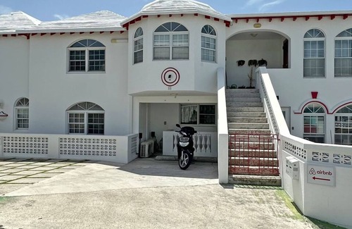 Devonshire Apartment | Exquisite 1-bedroom Apartment is centrally located in Devonshire Parish.