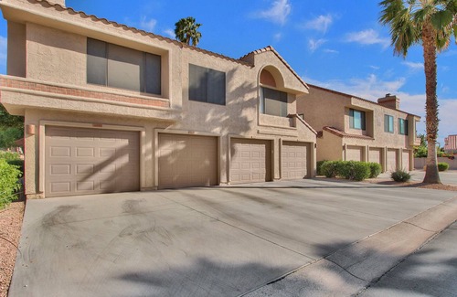 Scottsdale Ranch House | Exquisite 2 Bed/2.5 Bath Venetian in Scottsdale Ranch Condo