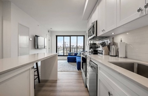 Crescent Heights Apartment | Exquisite 2 Bed Condo near DT Core W/Free Parking