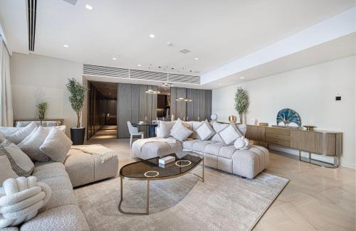 Palm Jumeirah Apartment | Exquisite 3BR Five Palm Hotel Amenities