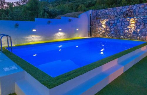 Tribalj House | Exquisite Holiday Home with Private Pool and Sauna
