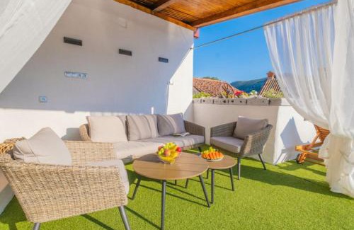 Tribalj House | Exquisite Holiday Home with Private Pool and Sauna