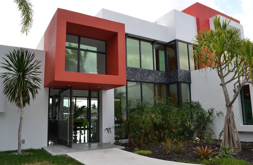Central Fort Lauderdale House | Exquisite Modern Minimalistic Waterfront Personal Resort