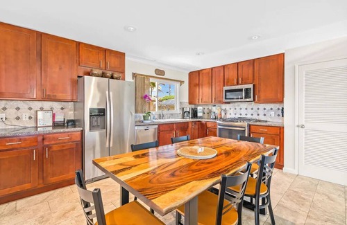 Wailua House | Exquisite Oceanfront Home, 4 Bedrooms, 2 Baths, Central A/C, Sleeps 8