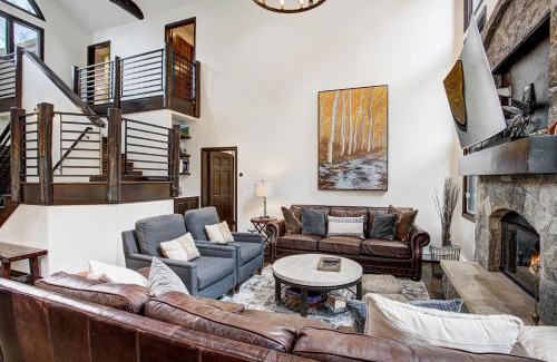 Edwards House | Exquisite, Private Mountain Home Retreat home
