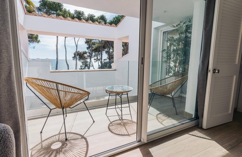 Palamos Villa | Exquisite Retreat in Cala Corbs: Panoramic View and Direct Access to the Sea.