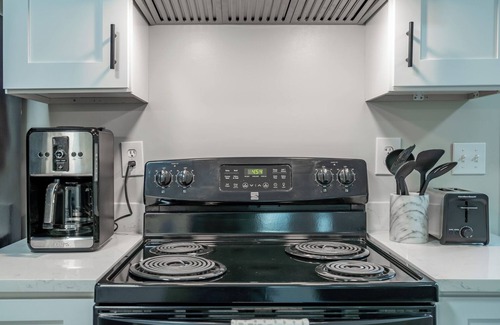 Calhoun House | Extended Stay 2BR Relocation Friendly