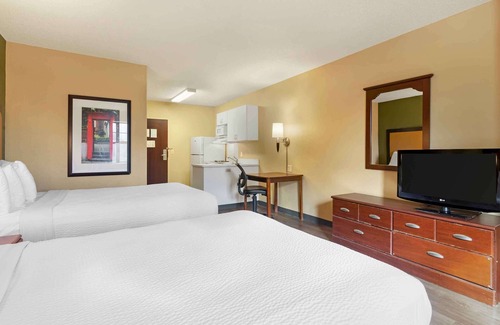 Poplar Place - University Place Hotel | Extended Stay America Suites Savannah Midtown