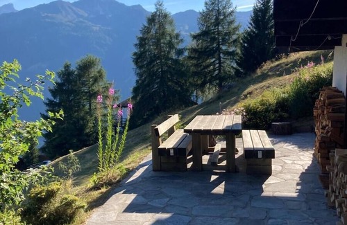 St. Luc Ski Chalet | Exterior: 4-room chalet for 6 (or even 7) people, with balconies, open view, very well located close
