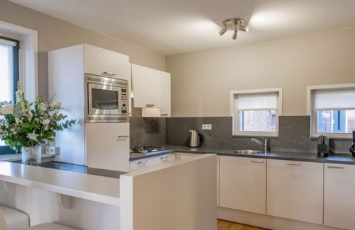 Nooitgedacht House | Extra luxury 2-person Love2stay farmhouse in the holiday park Hof van Saksen