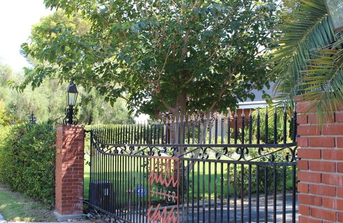 Gateway District House | EXTRAORDINARY EXECUTIVE ESTATE IN PRIME LOCATION