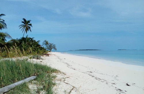 Rolleville Apartment | Exuma's Best kept Secret
