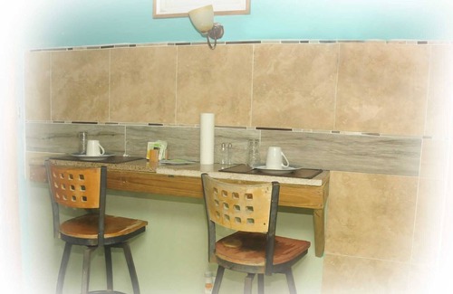 Farmer's Hill Apartment | Exuma sand beaches pool car