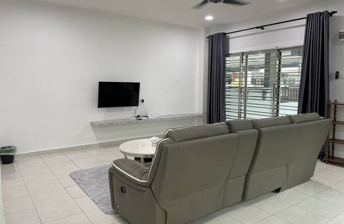 Sitiawan House | Eyu Sweet Home in Sitiawan 12-13pax Free Wi-fi