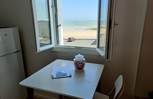 Luc-sur-Mer Apartment | F2 - 30m2 Face à la mer