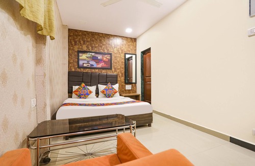 Andheri West Hotel | Fabexpress Aksa Inn