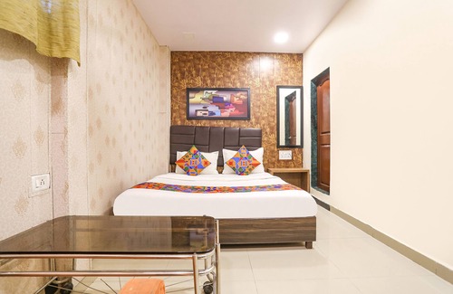 Andheri West Hotel | Fabexpress Aksa Inn